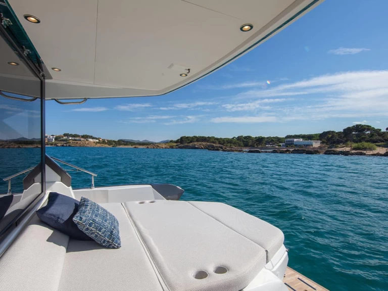 Alquiler de Gran Turismo 45 en Juan-les-Pins