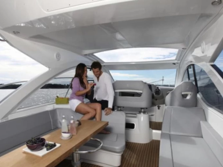 Alquiler Lancha Gran Turismo con o sin  título de navegación