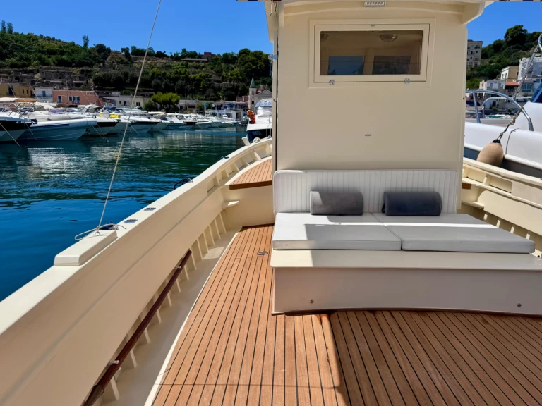 F.lli Mileo Gozzo de alquiler a Bayas