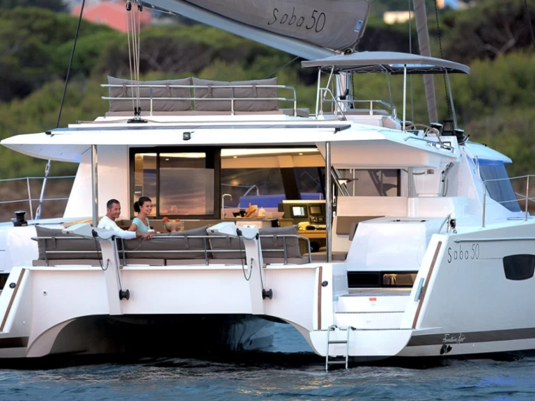 Alquiler Catamarán Fountaine Pajot con o sin  título de navegación