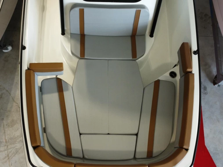 Bénéteau Flyer 8 SPACEdeck de alquiler a Ajaccio