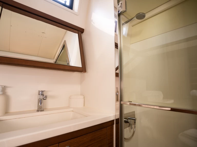 Alquiler Catamarán Lagoon con o sin  título de navegación