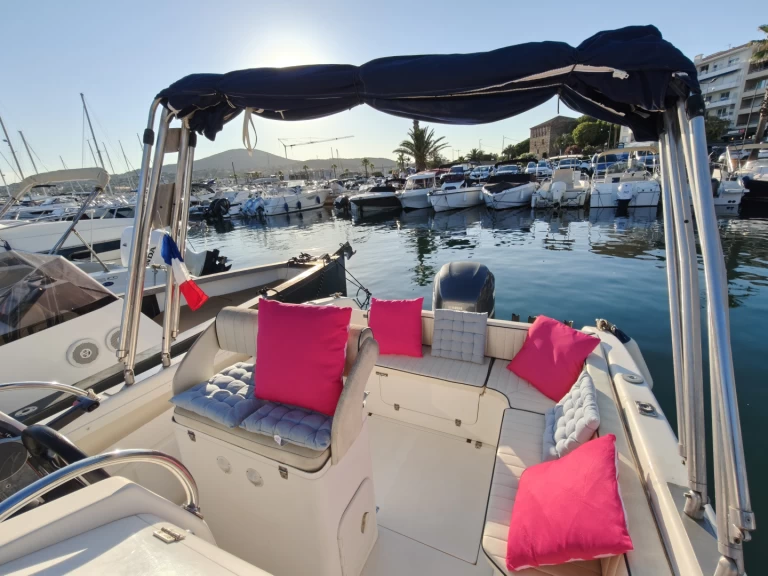 Alquiler de embarcaciones Tecnomariner Stealth Mithos  enSainte-Maxime en Samboat