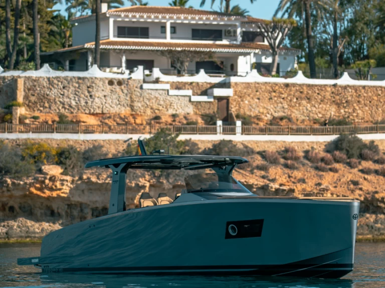 Alquiler de embarcaciones Tesoro T40 enPort des Marines de Cogolin en Samboat