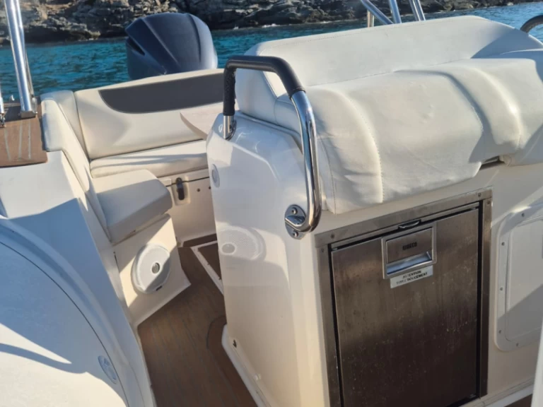 Alquiler Neumática Capelli con o sin  título de navegación