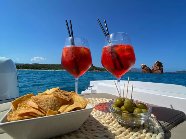 Alquiler de Neumática, con o sin patrón Italboats Villasimius