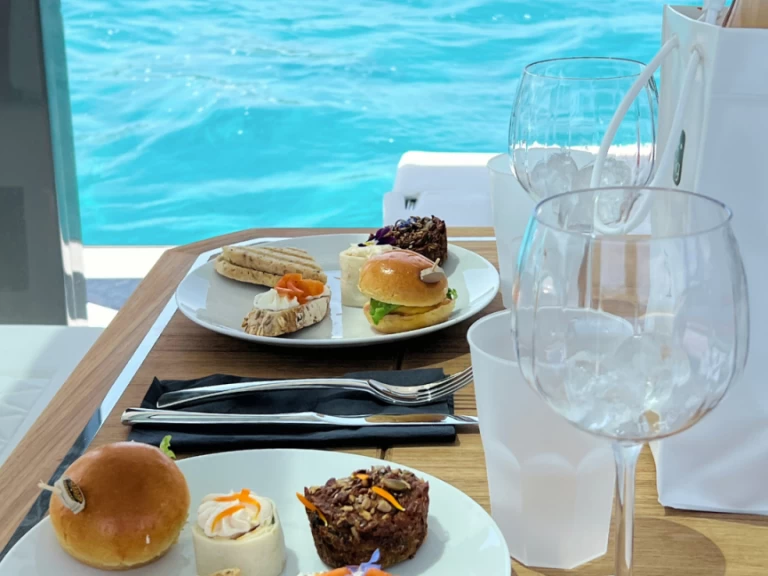 Yate de lujo para alquilar Saint-Florent al mejor precio