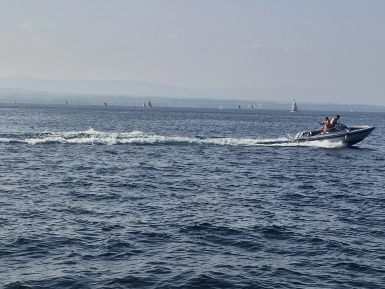 Alquiler de embarcaciones Cadorette Elite 166 enÉvian-les-Bains en Samboat