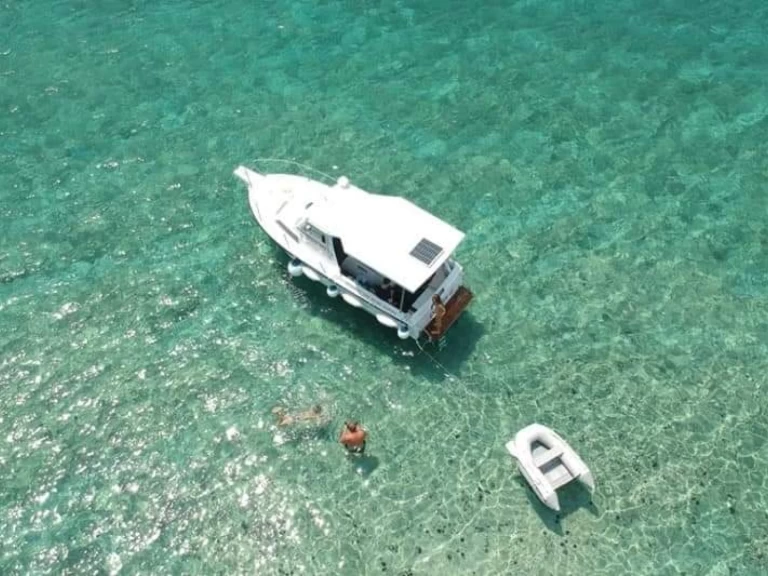 Alquiler de embarcaciones Jeanneau Lamparo enLumbarda en Samboat