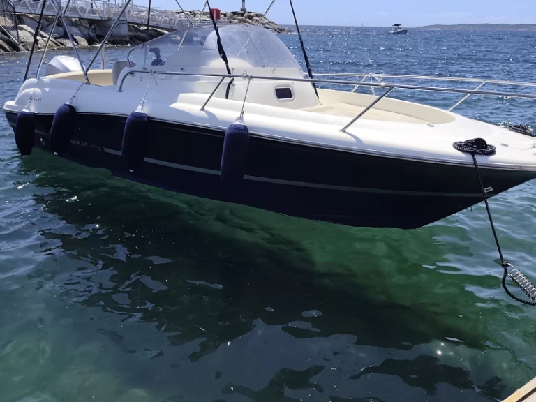 Jeanneau Cap Camarat 7.15 WA de alquiler a Les Issambres