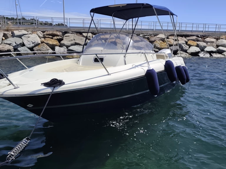 Alquiler de Lancha, con o sin patrón Jeanneau Les Issambres