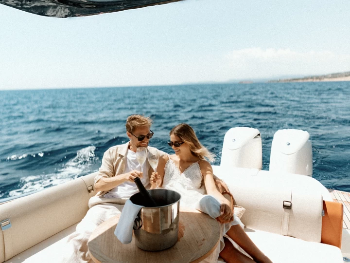 Alquiler de embarcaciones Invictus  Invictus GT 280s enUnidad periférica de Calcídica en Samboat