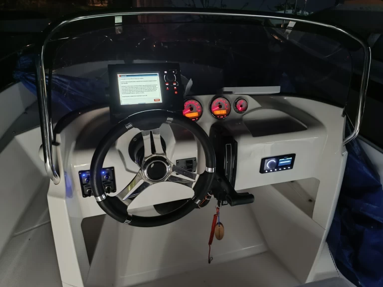 Alquiler de embarcaciones AM Yacht Prince 570 Open enPoljica en Samboat