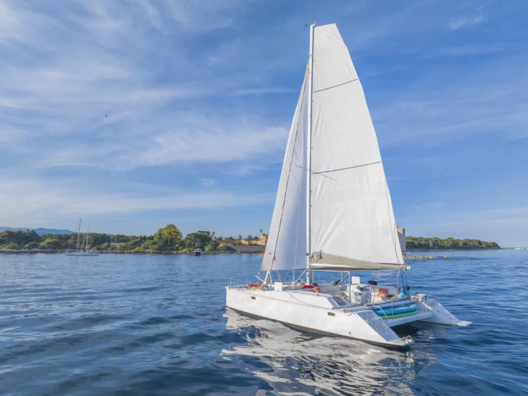 Lombardini Lady Hawke 39 Cabrio de alquiler a Théoule-sur-Mer