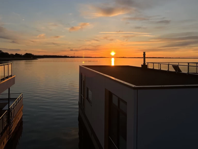 FLOATING 44-3 de alquiler a Ribnitz-Damgarten