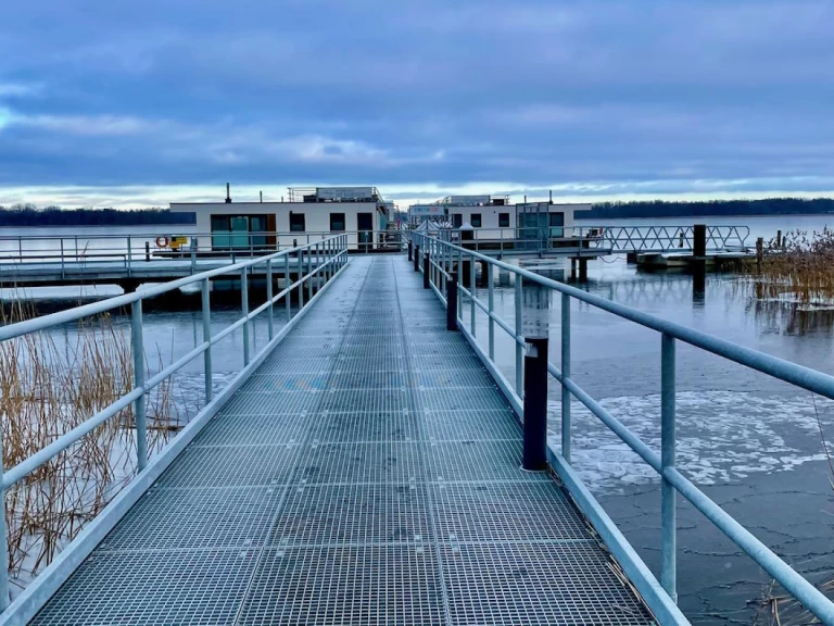 Alquiler de FLOATING 44-3 en Ribnitz-Damgarten