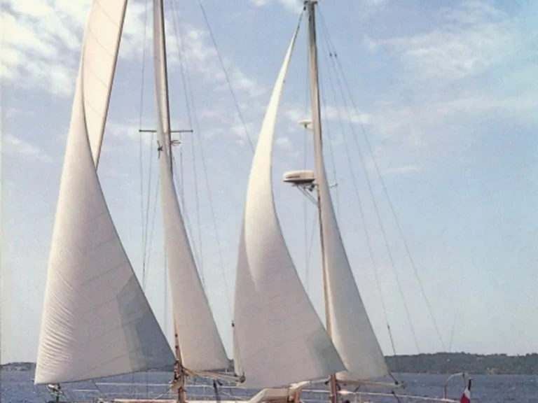 Alquiler de embarcaciones Amel Maramu enSanta-Maria-Poggio en Samboat