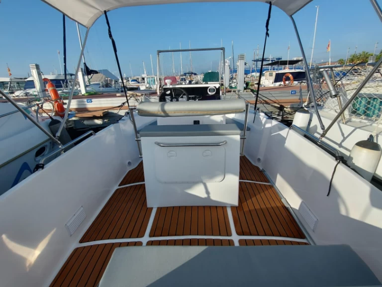 Alquiler Lancha DAC MARINE con o sin  título de navegación