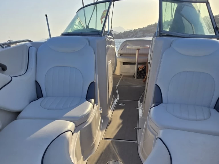 Alquiler de embarcaciones Monterey Monterey 268SS enPort d'Alcudia en Samboat