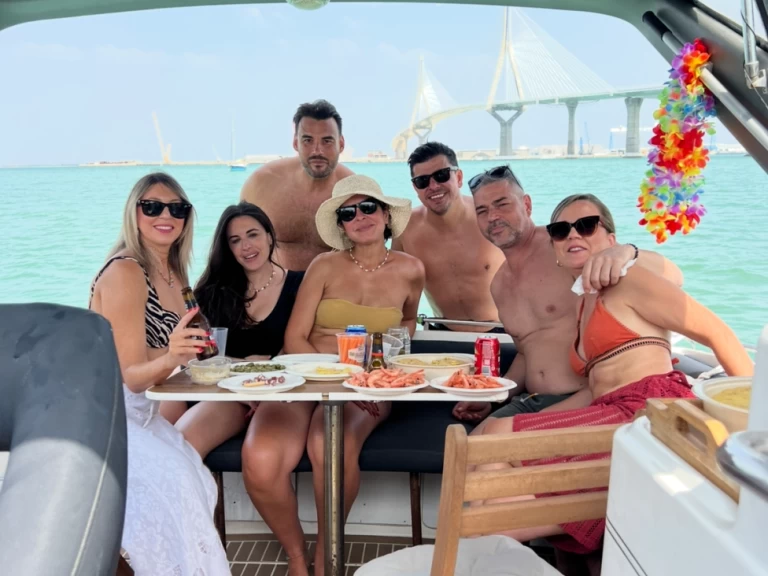 Alquiler de Lancha, con o sin patrón Larson Puerto Sherry