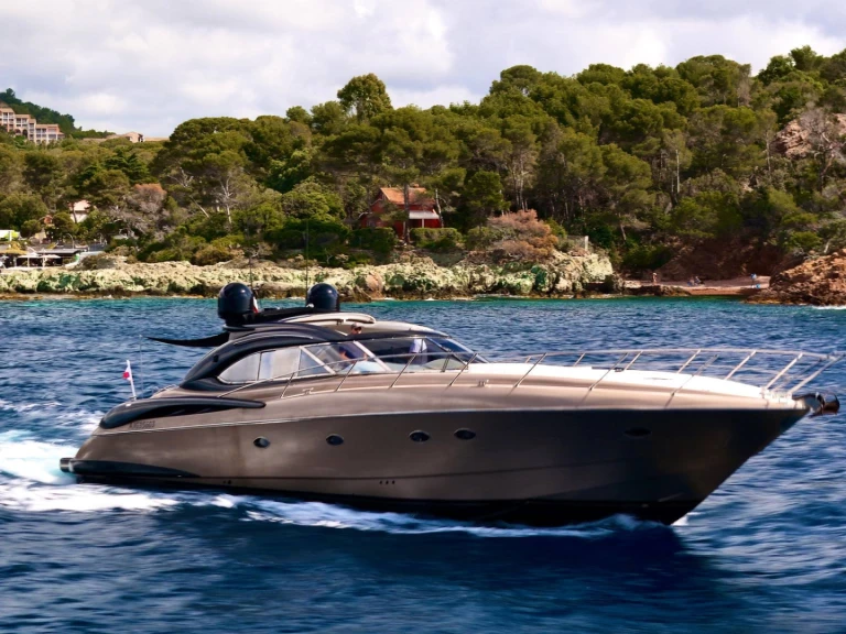 Sunseeker Predator 60 de alquiler a Saint-Raphaël