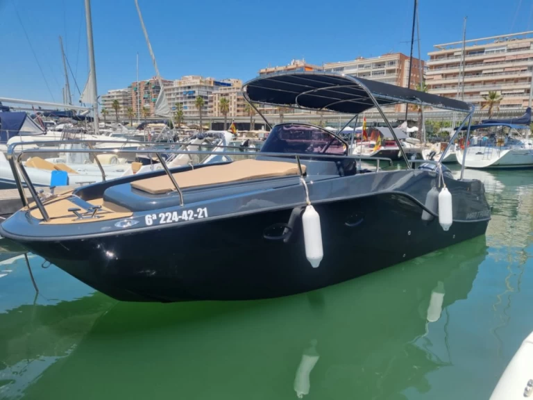 Alquiler de Moonday yacht 780 WA en Six-Fours-les-Plages