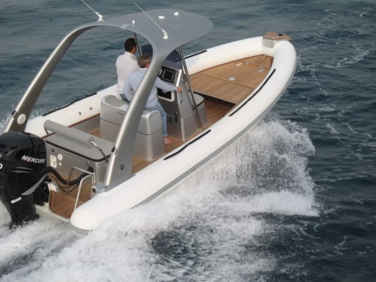 Alquiler Neumática Ufo con o sin  título de navegación