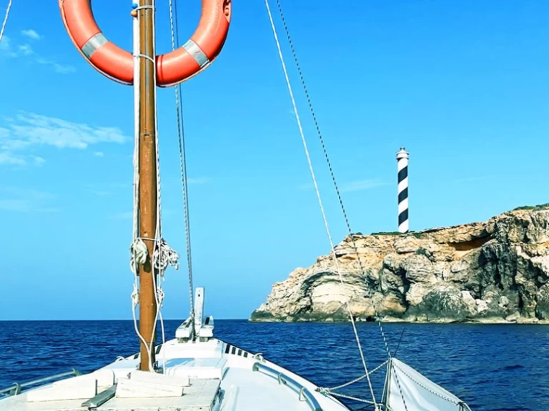 Alquiler de Velero, con o sin patrón Plastic Siller Portinatx