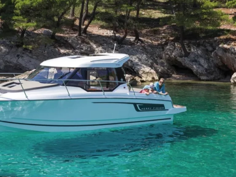 Alquiler de embarcaciones Jeanneau Merry Fisher 795 enSanremo en Samboat