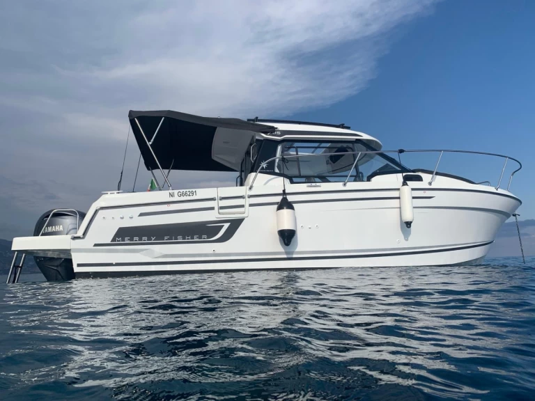 Jeanneau Merry Fisher 795 de alquiler a Sanremo