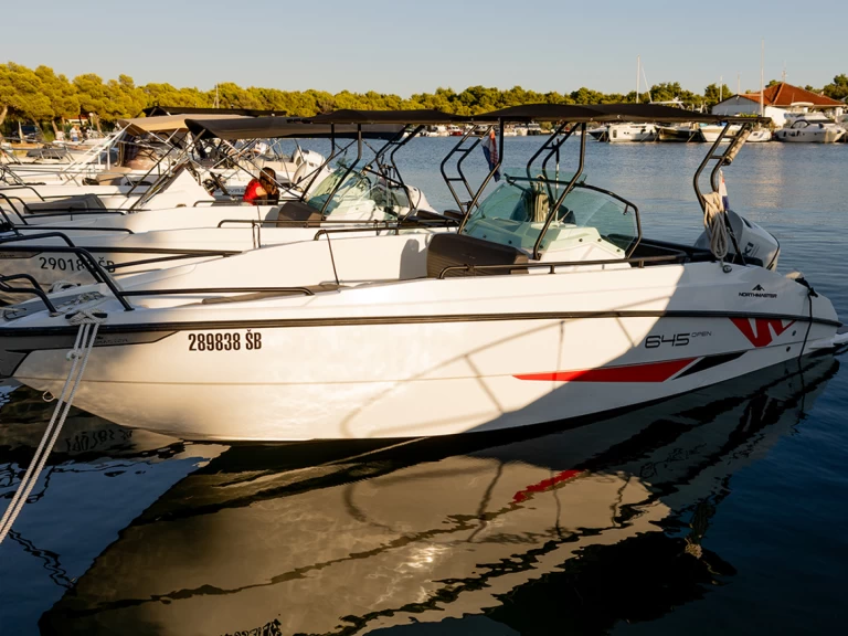 Alquiler de barcos Šibenik barato de Northmaster 685 Cruiser