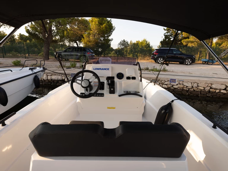 Alquiler de embarcaciones Compass Boats Compass 7s enŠibenik en Samboat