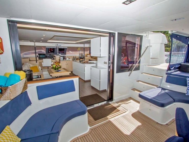 Alquiler Yate de lujo Fountaine Pajot con o sin  título de navegación