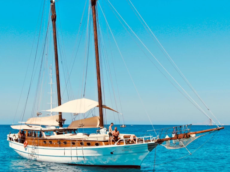 Velero para alquilar Marina Formentera al mejor precio