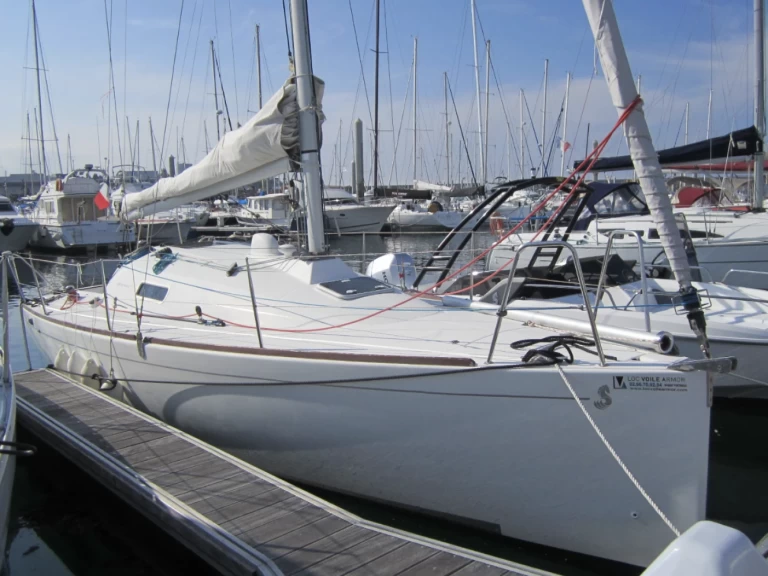 Alquiler de First 27.7 (2 cab) First 27.7 en Port-Haliguen