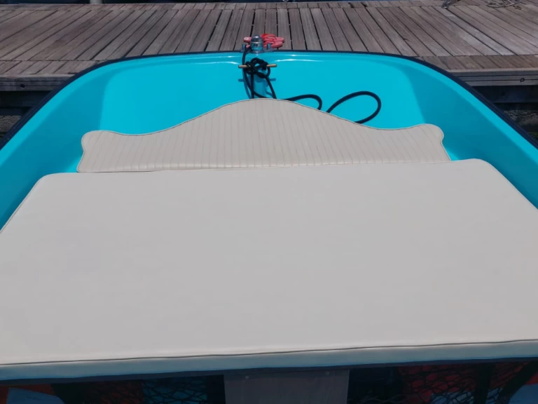 Alquiler de Lancha, con o sin patrón Boston Whaler Aci Trezza