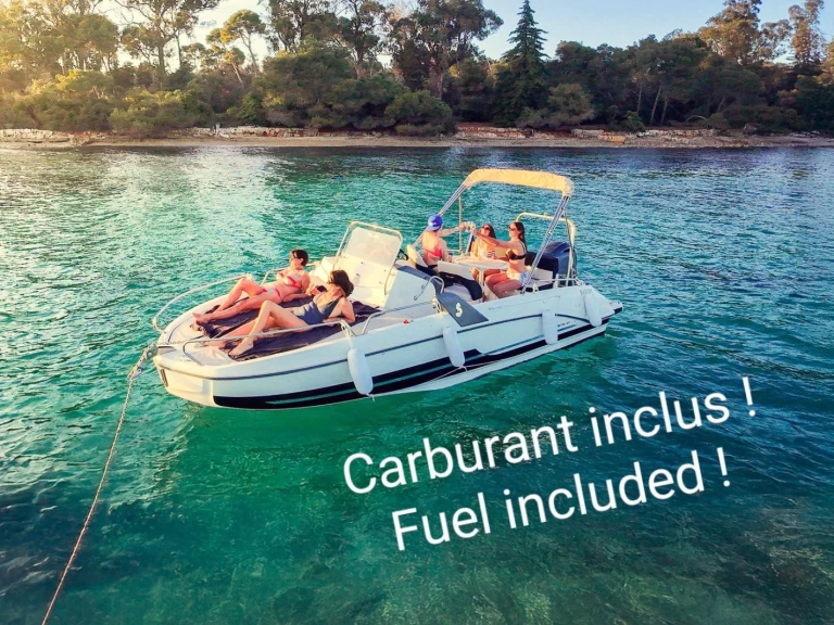 Alquiler de Bénéteau Flyer 6.6 SUNdeck en Vieux Port de Cannes