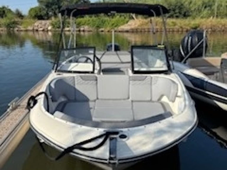 Alquiler de embarcaciones Bayliner M19 enHyères en Samboat