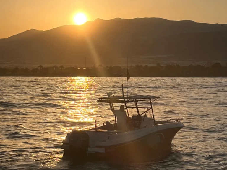 Alquiler Lancha Pacific Craft con o sin  título de navegación