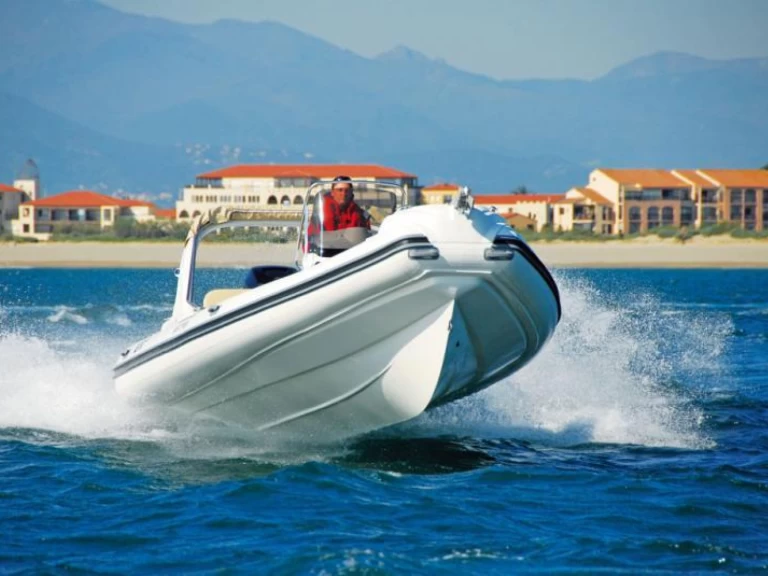 Nuova Jolly Blackfin 25 Elegance de alquiler a Bol