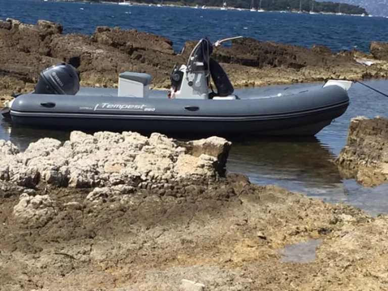 Alquiler de Capelli Tempest 560 Easy en Cannes