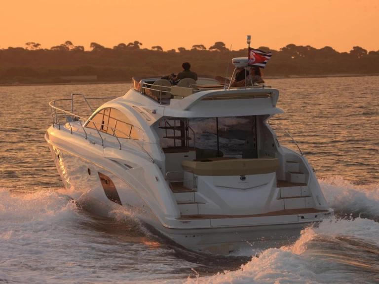 Alquiler de barcos Antibes barato de Monte Carlo 47 Fly