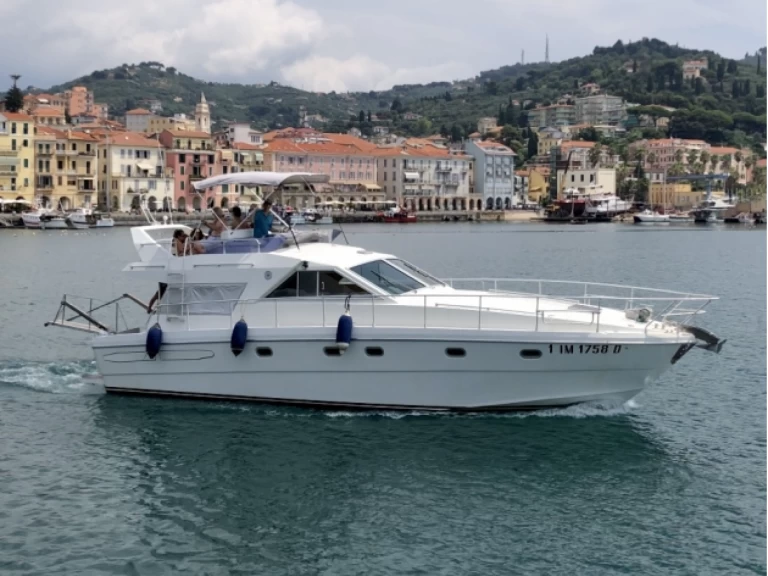 Alquiler de embarcaciones Raffaelli Storm enSan Lorenzo al Mare en Samboat