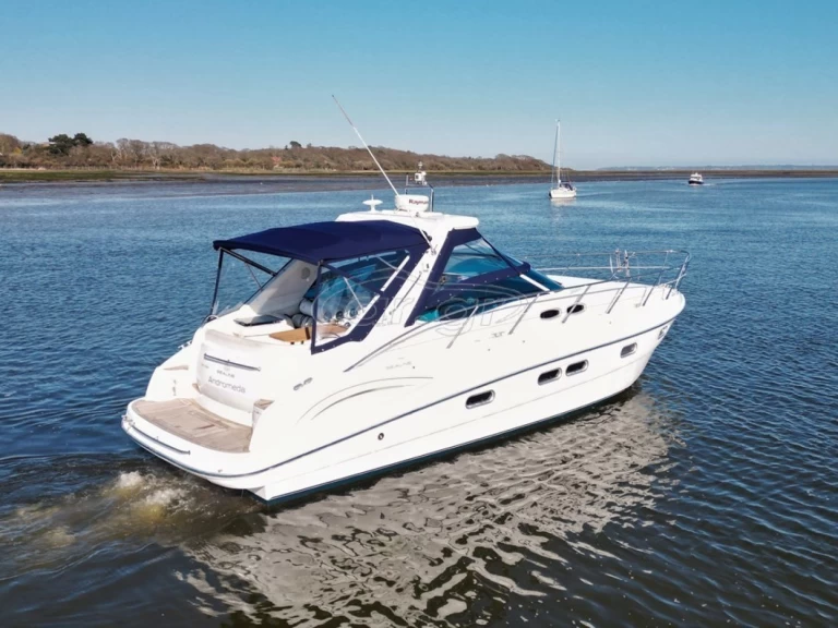 Sealine Sealine S38 de alquiler a Álimos