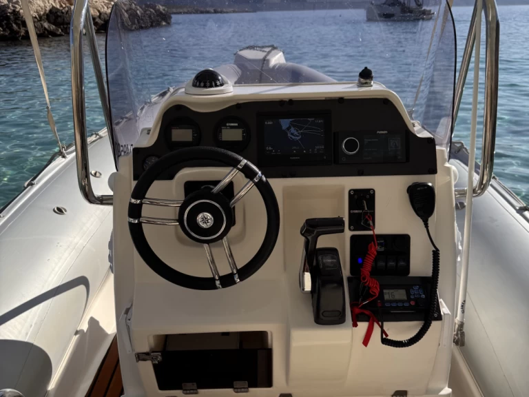 Alquiler Neumática Joker Boat con o sin  título de navegación