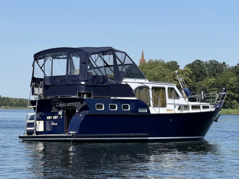 FB-Yachtcharter Pedro Skiron 35 de alquiler a Malchow