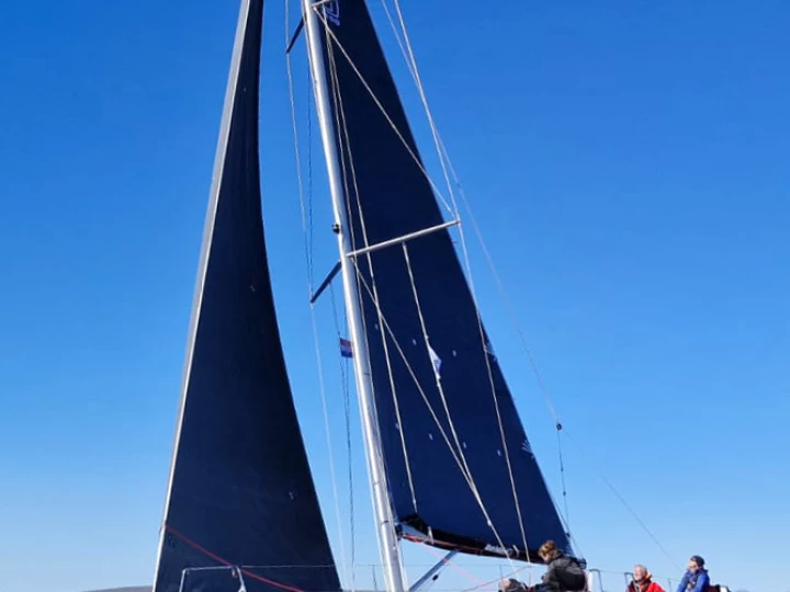 Alquiler de Velero, con o sin patrón Dehler Punat