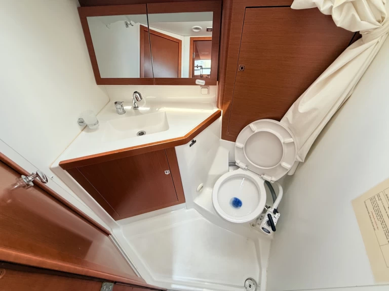 Alquiler de barcos Sukošan barato de Oceanis 45
