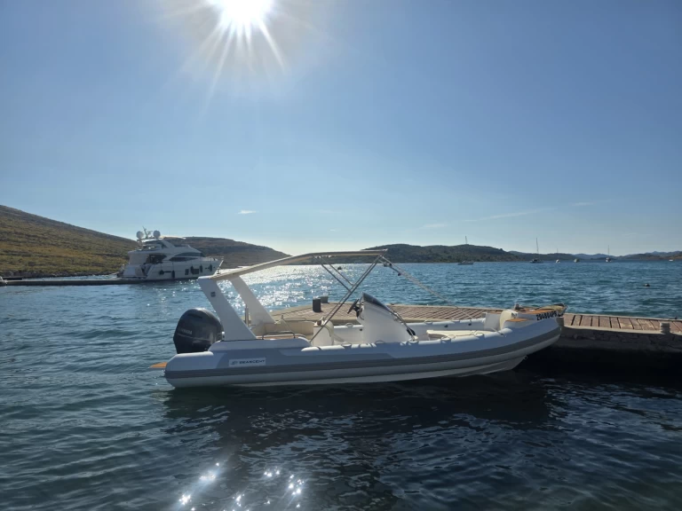 Alquiler Lukoran - SeaScent 700 en SamBoat