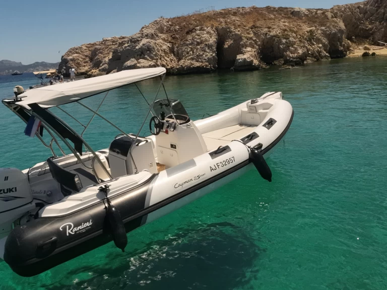 Alquiler Neumática Ranieri con o sin  título de navegación